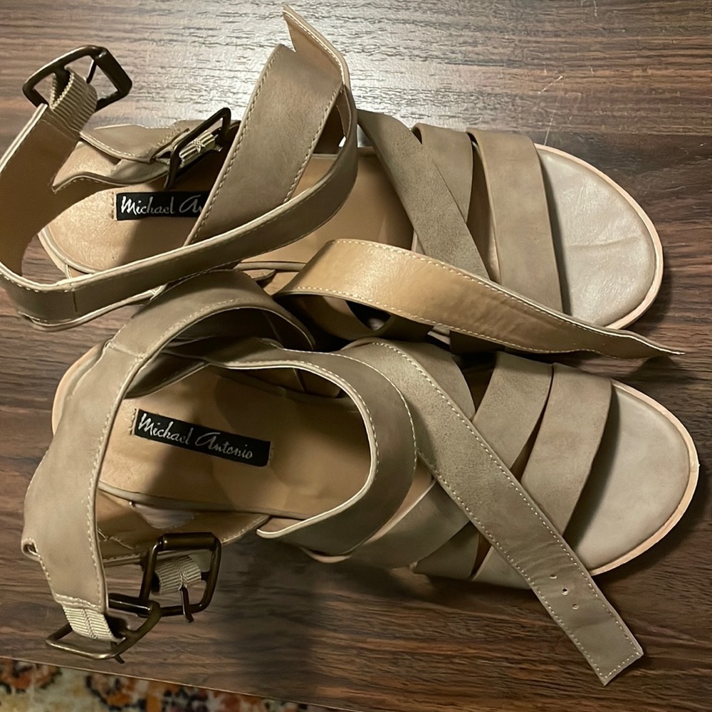 Michael Antonio light brown heels size 7
